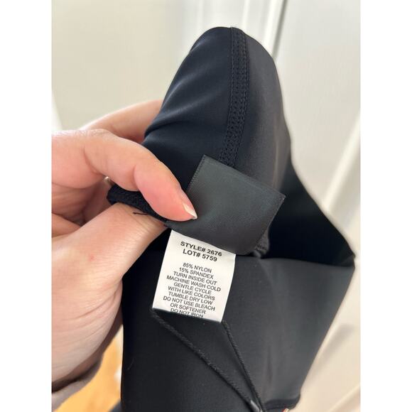 NWT Terez Black Full Length Legging with Hot Pink Ankle Zipper Detail - Picture 9 of 10